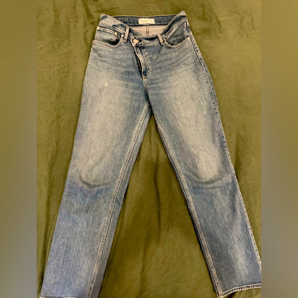 Abercrombie Crossover Button ‘90s Straight Ultra High Rise Jeans [Worn Twice!]